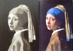 Vermeer - KLeány gyöngy fülbevalóval c. festménye és mellette egy Grisalle másolat.