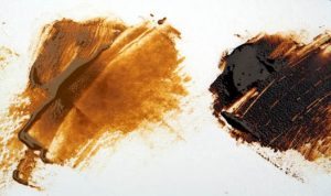 Balról jobbra Aranyokker és Umbra. Szépen látszik ezeknek a színeknek a transzparens tulajdonsága 